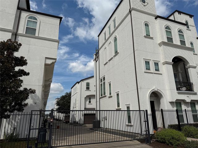 2724 Freund Street, Houston, TX 77003