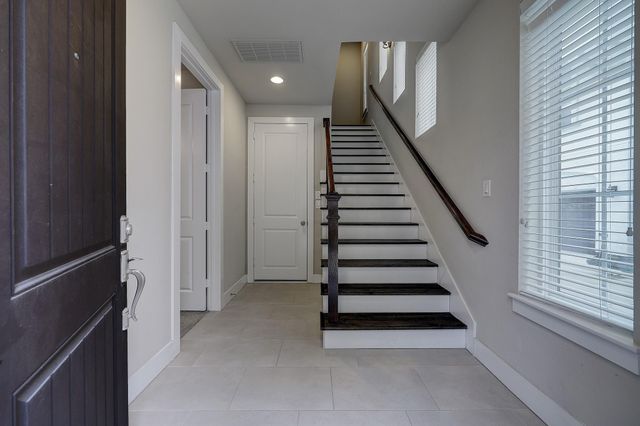 2724 Freund Street, Houston, TX 77003