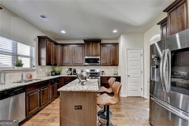 1460 Long Acre Drive, Loganville, GA 30052