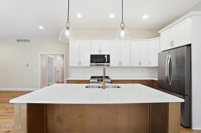 550 Monroe Court, Bowling Green, OH 43402