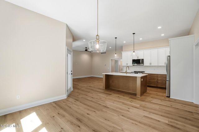 550 Monroe Court, Bowling Green, OH 43402
