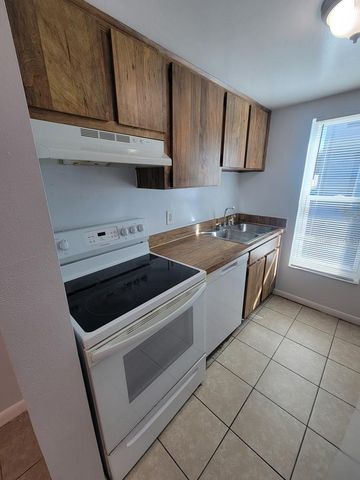 5122 TEMPLE HEIGHTS ROAD D, Tampa, FL 33617