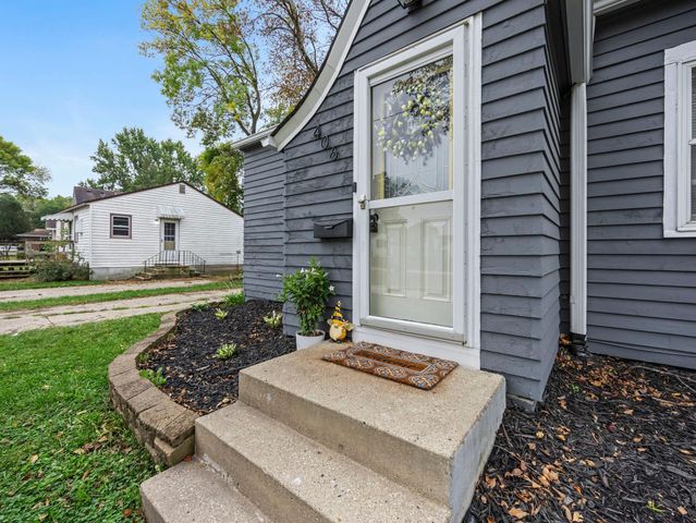 406 5th Street NW, Montgomery, MN 56069