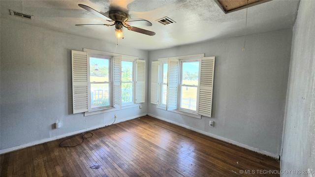 607 Sunset Strip, Eufaula, OK 74432