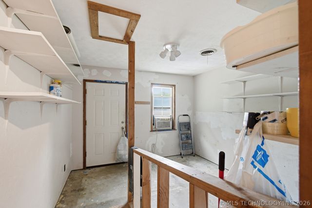 105 S Locust Street, Oologah, OK 74053