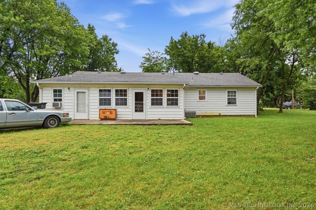 105 S Locust Street, Oologah, OK 74053