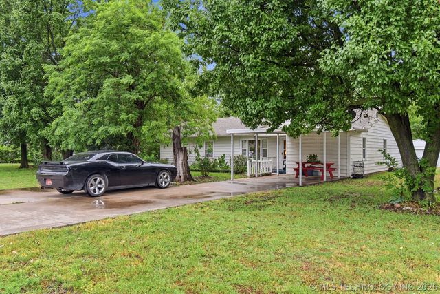 105 S Locust Street, Oologah, OK 74053