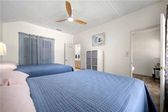 15102 Leeward Dr 604, Corpus Christi, TX 78418