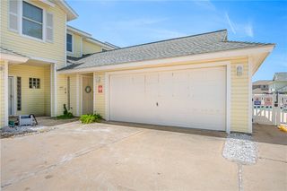 15102 Leeward Dr 604, Corpus Christi, TX 78418