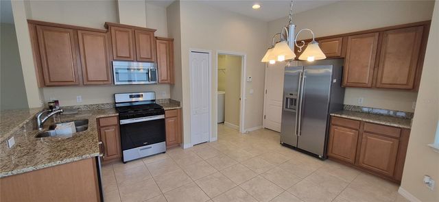 108 FLAME VINE WAY, Groveland, FL 34736