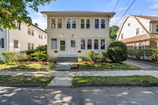15 Berkshire Rd 1, Waltham, MA 02453