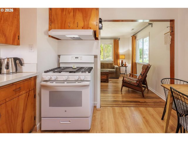 7003 N WALL Ave, Portland, OR 97203