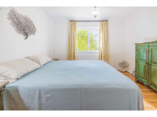 7003 N WALL Ave, Portland, OR 97203