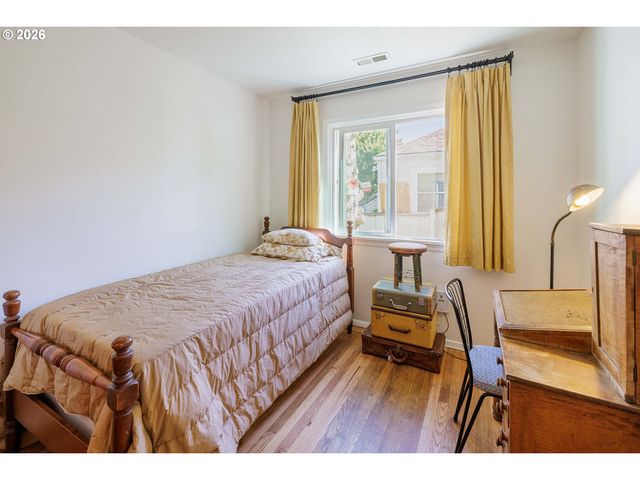 7003 N WALL Ave, Portland, OR 97203