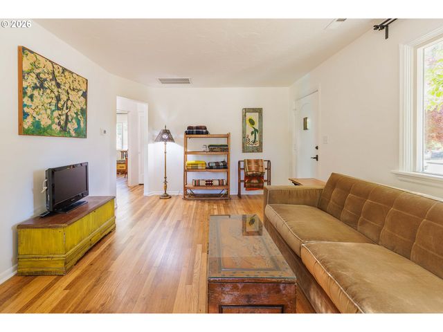 7003 N WALL Ave, Portland, OR 97203