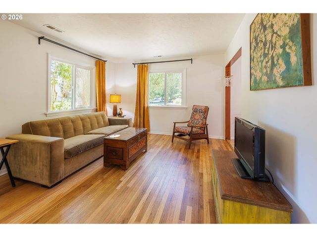 7003 N WALL Ave, Portland, OR 97203