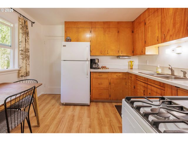 7003 N WALL Ave, Portland, OR 97203