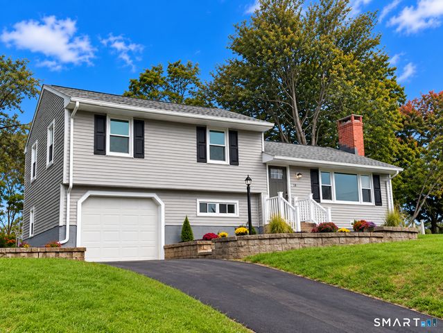 19 Winthrop Boulevard, Cromwell, CT 06416
