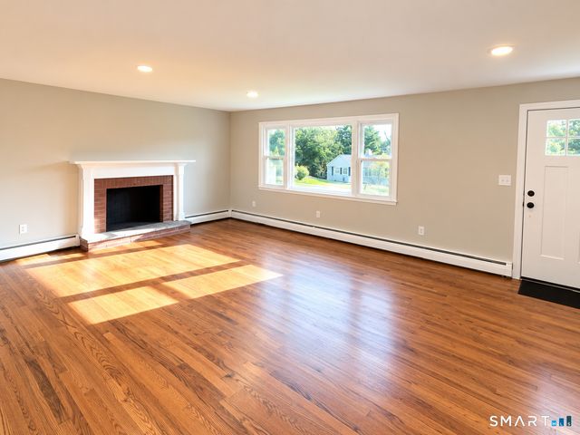 19 Winthrop Boulevard, Cromwell, CT 06416