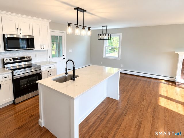 19 Winthrop Boulevard, Cromwell, CT 06416