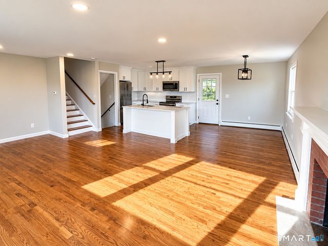 19 Winthrop Boulevard, Cromwell, CT 06416
