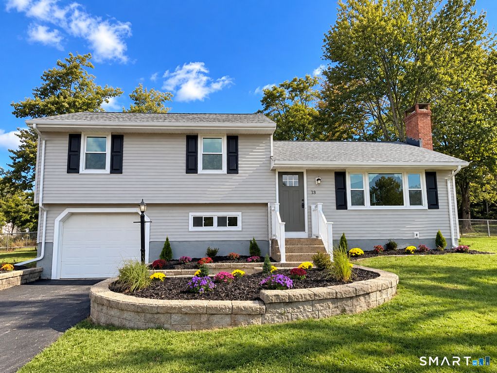 19 Winthrop Boulevard, Cromwell, CT 06416