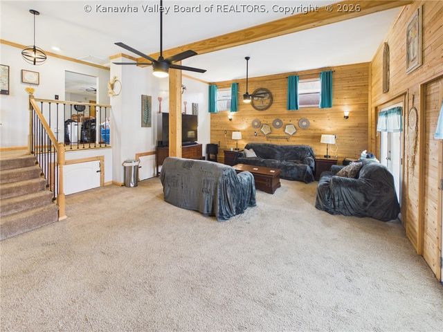 19 River Drive, Elkview, WV 25071