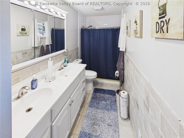 19 River Drive, Elkview, WV 25071