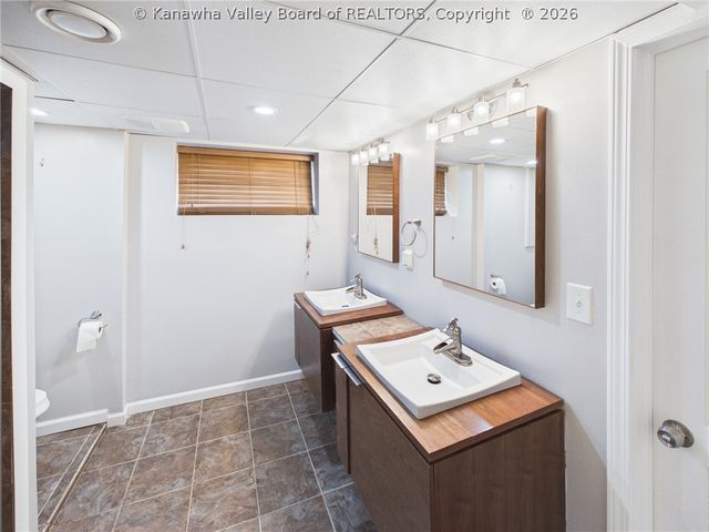 19 River Drive, Elkview, WV 25071