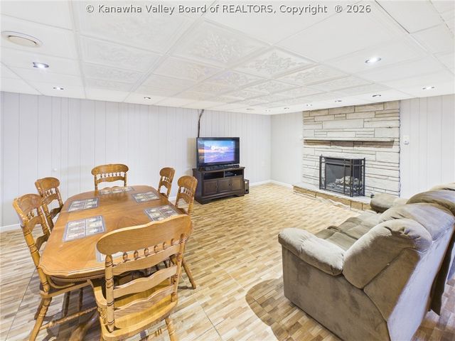 19 River Drive, Elkview, WV 25071