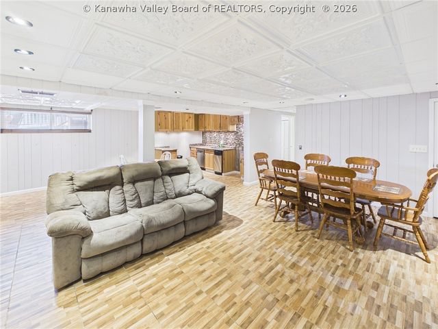 19 River Drive, Elkview, WV 25071