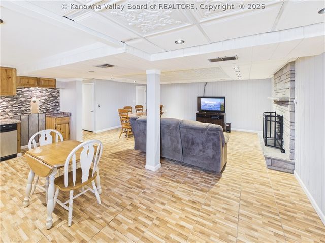 19 River Drive, Elkview, WV 25071