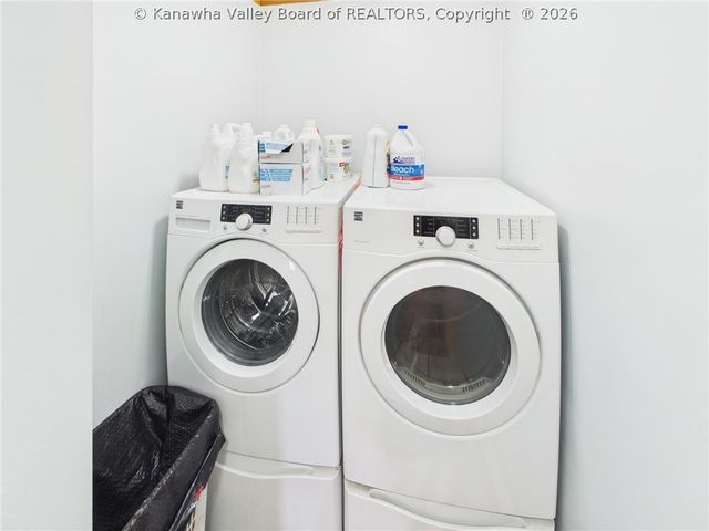 19 River Drive, Elkview, WV 25071