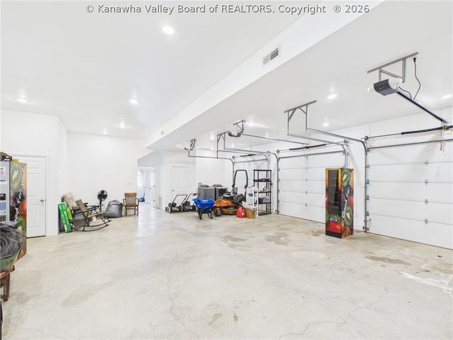 19 River Drive, Elkview, WV 25071