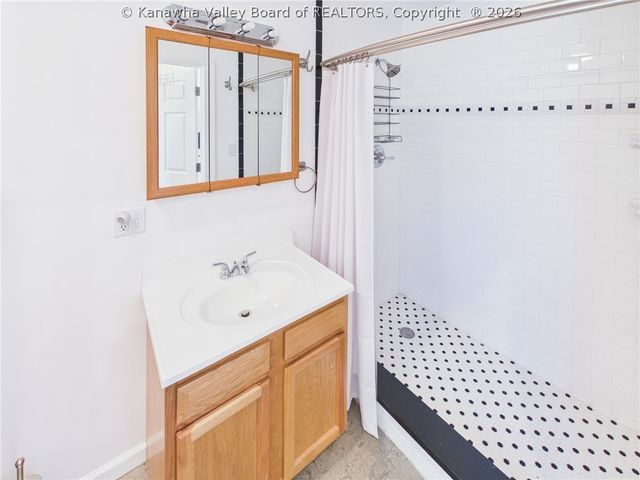 19 River Drive, Elkview, WV 25071