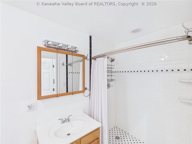 19 River Drive, Elkview, WV 25071