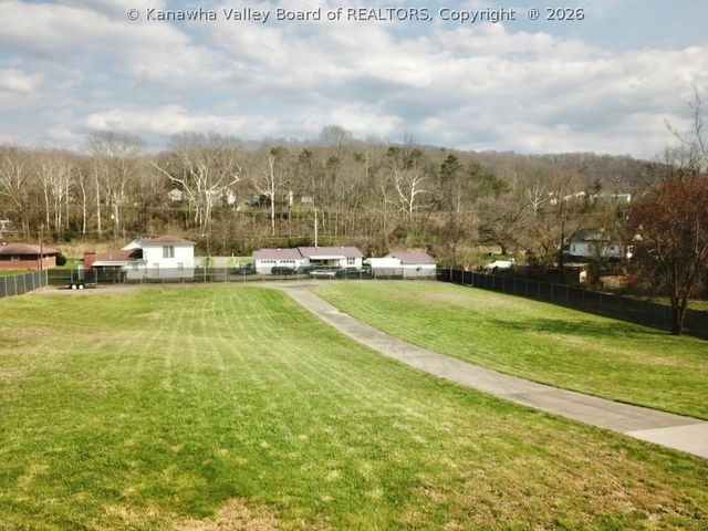 19 River Drive, Elkview, WV 25071