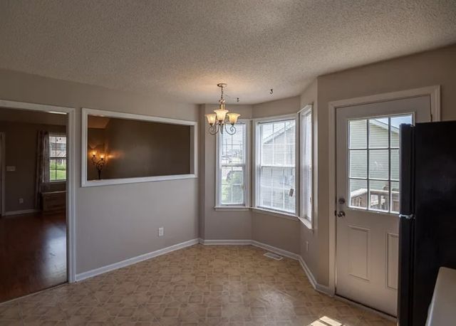 220 Cranklen Cir, Clarksville, TN 37042