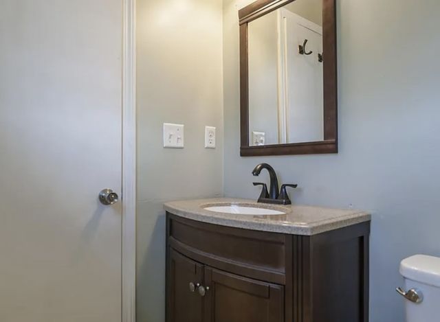 220 Cranklen Cir, Clarksville, TN 37042
