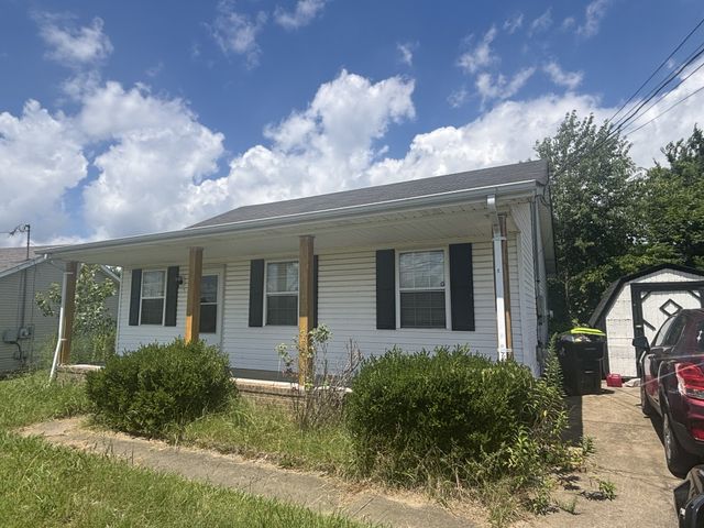 220 Cranklen Cir, Clarksville, TN 37042