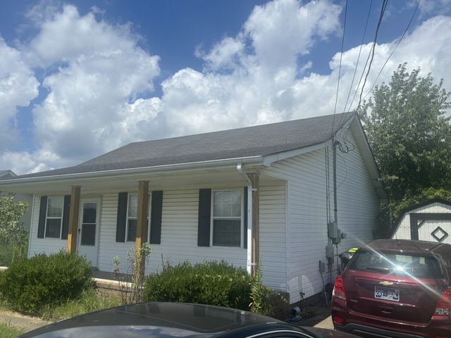 220 Cranklen Cir, Clarksville, TN 37042