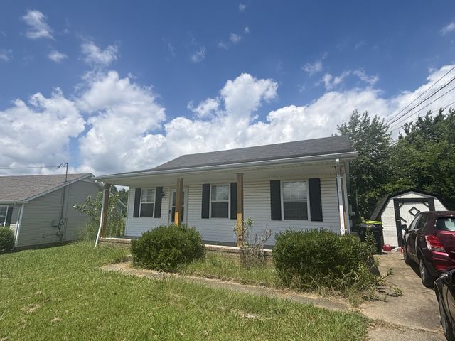 220 Cranklen Cir, Clarksville, TN 37042