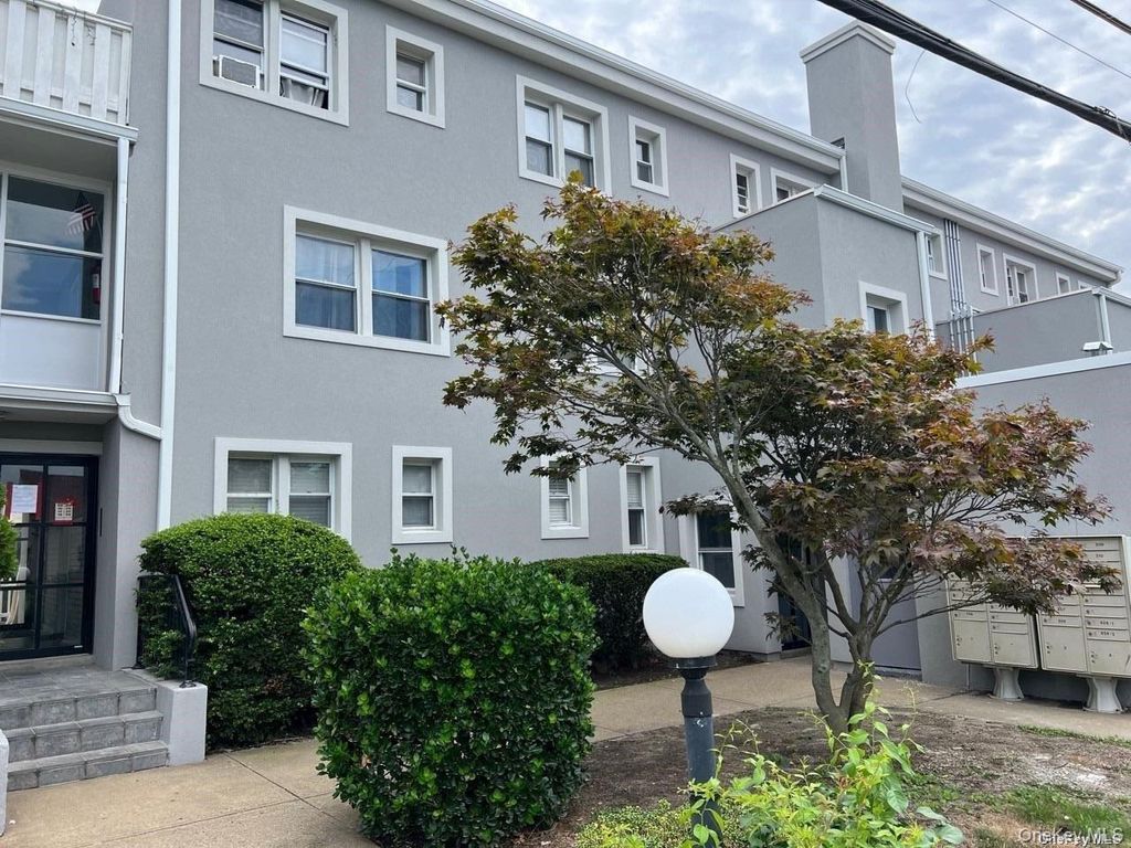 830 E Broadway 106, Long Beach, NY 11561