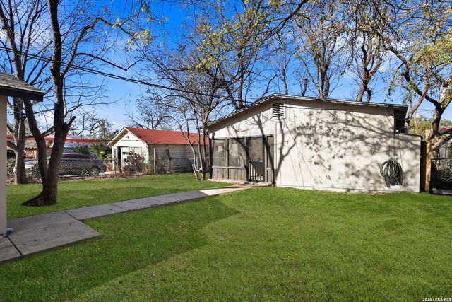 319 Roslyn, San Antonio, TX 78204