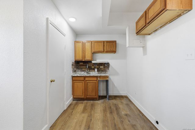 319 Roslyn, San Antonio, TX 78204