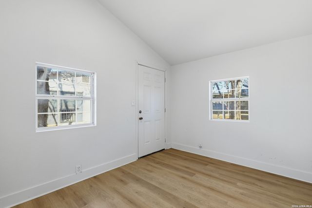 319 Roslyn, San Antonio, TX 78204