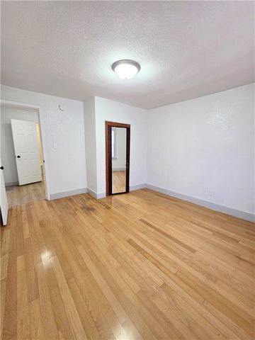 1202 Sacramento Street, St Joseph, MO 64503