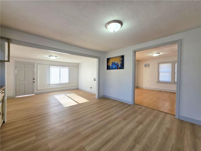 1202 Sacramento Street, St Joseph, MO 64503