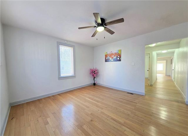 1202 Sacramento Street, St Joseph, MO 64503