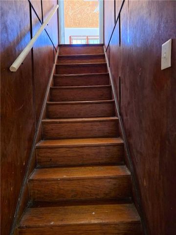 1202 Sacramento Street, St Joseph, MO 64503